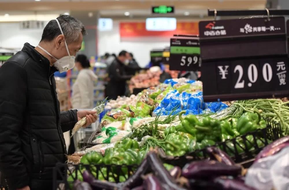 疫情中，一個中產(chǎn)家庭能撐多久？